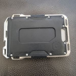 Selling my complete with extras Dango mens wallet